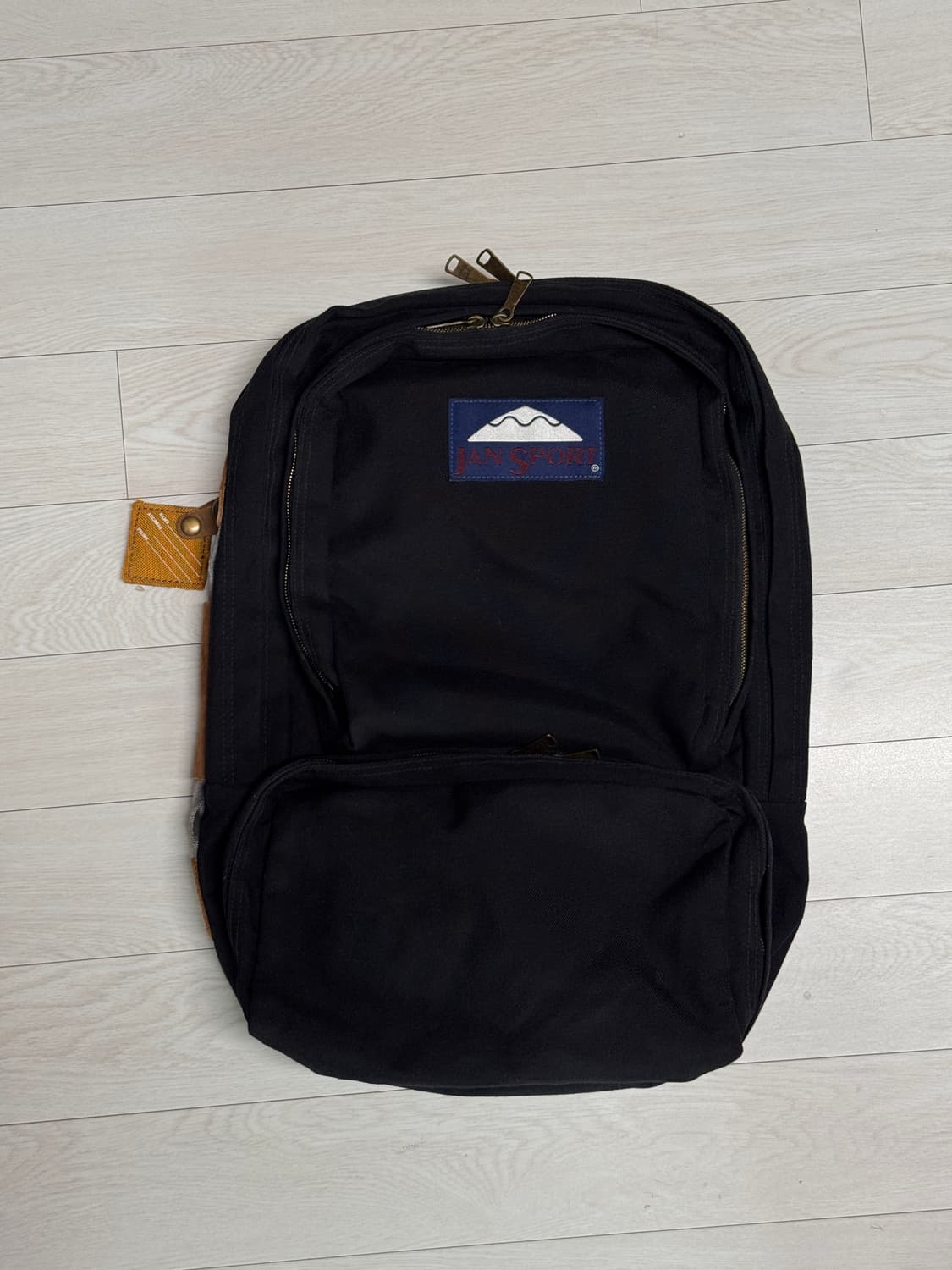 잔스포츠 헤리티지 백팩 검정색 상품이미지1