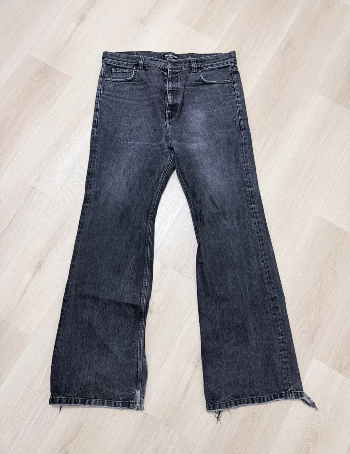 발렌시아가 로스트테잎 플레어진 상품이미지3