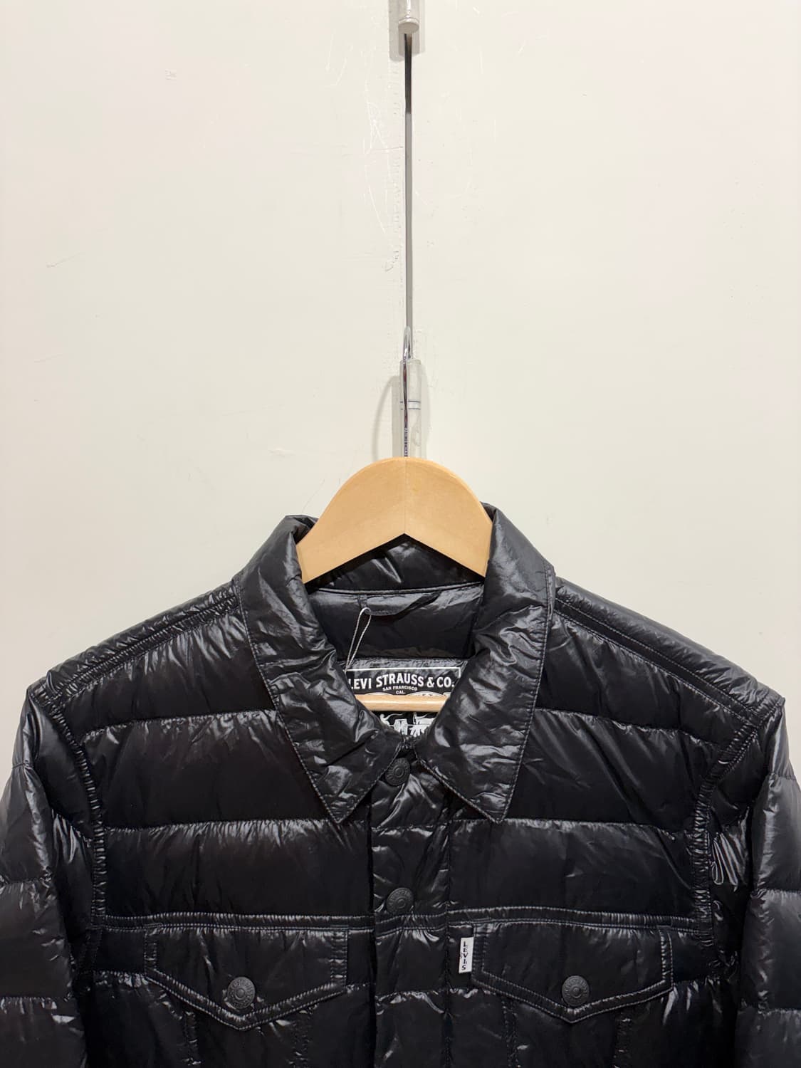 리바이스 글로시 구스 경량 패딩 상품이미지4