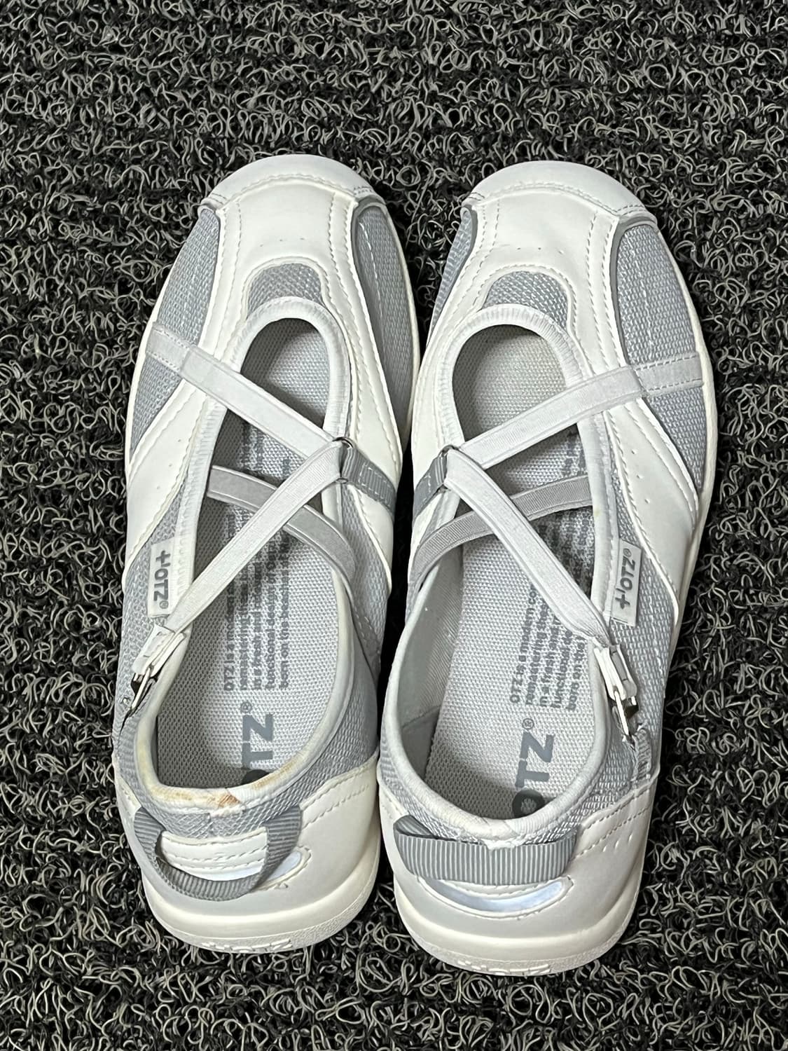 오찌 OTZ 로마리 밴딩 플랫 스니커즈 화이트 230 상품이미지3