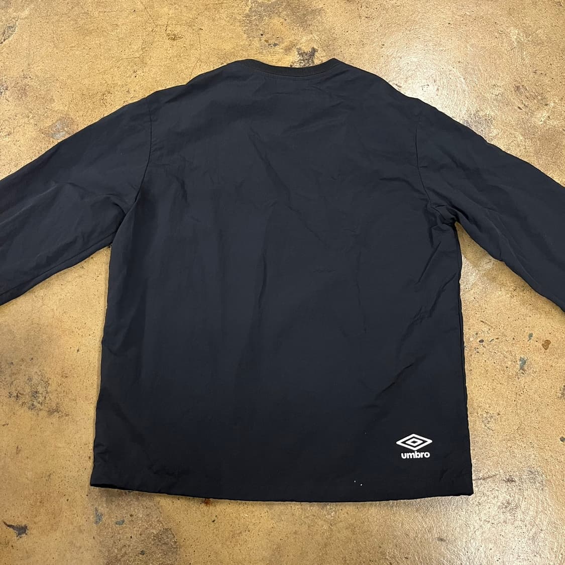 [정품/90] 엄브로 블랙 풀오버 웜업 b14 상품이미지4