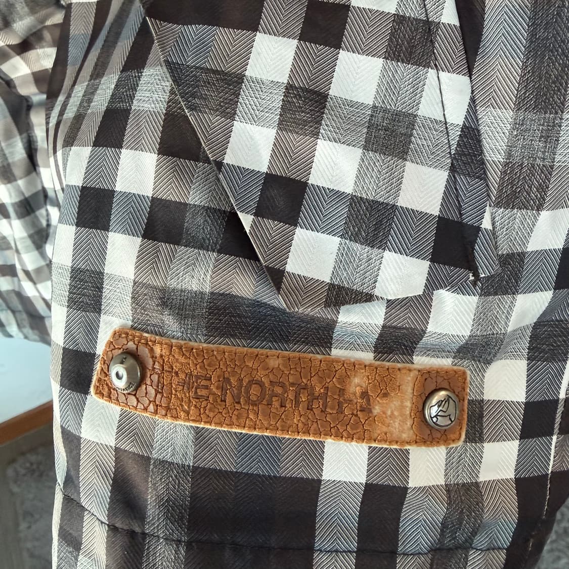 노스페이스 체크 배색 후드 바람막이 상품이미지5