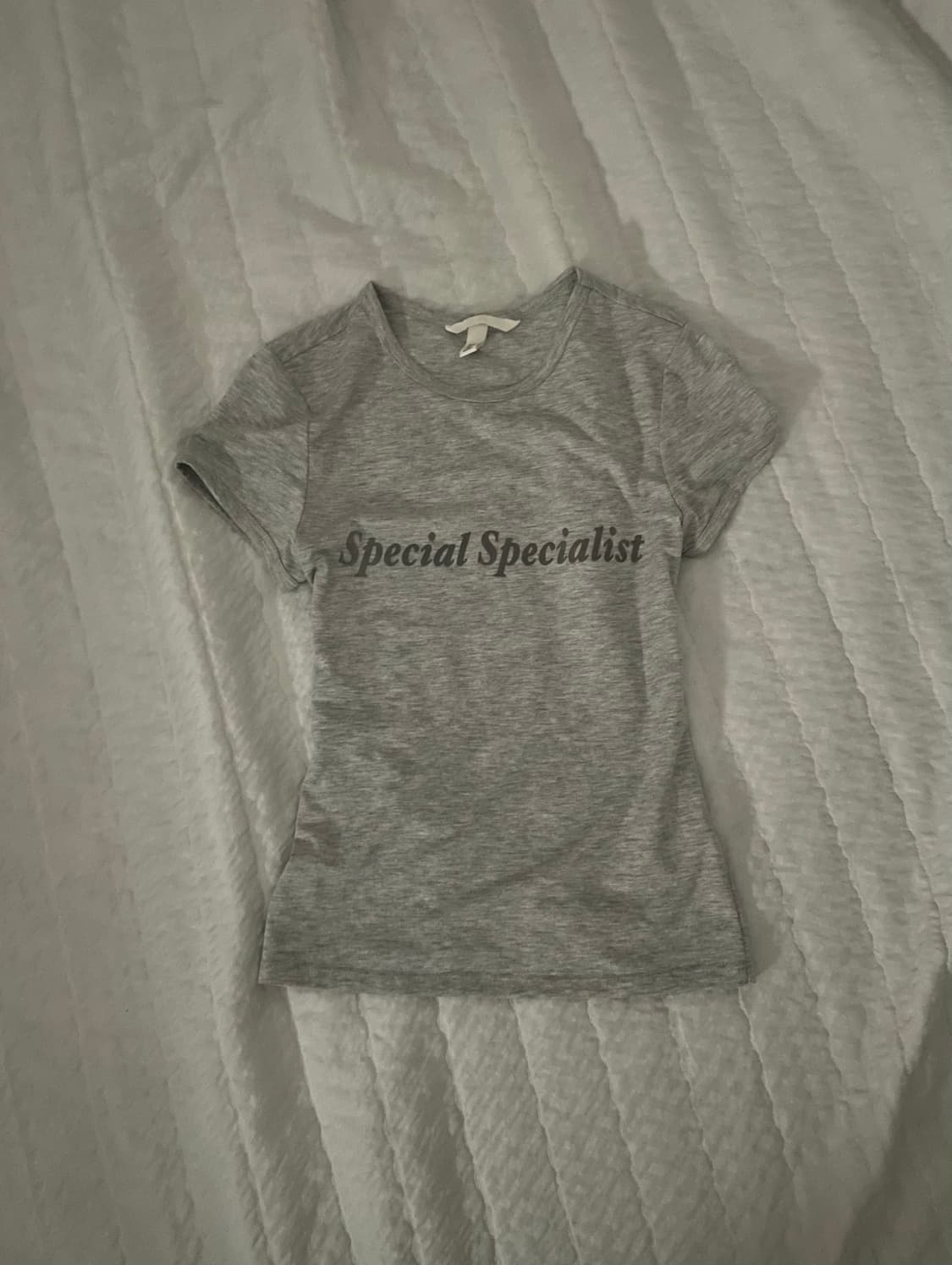 gray short-sleeved shirt 상품이미지1