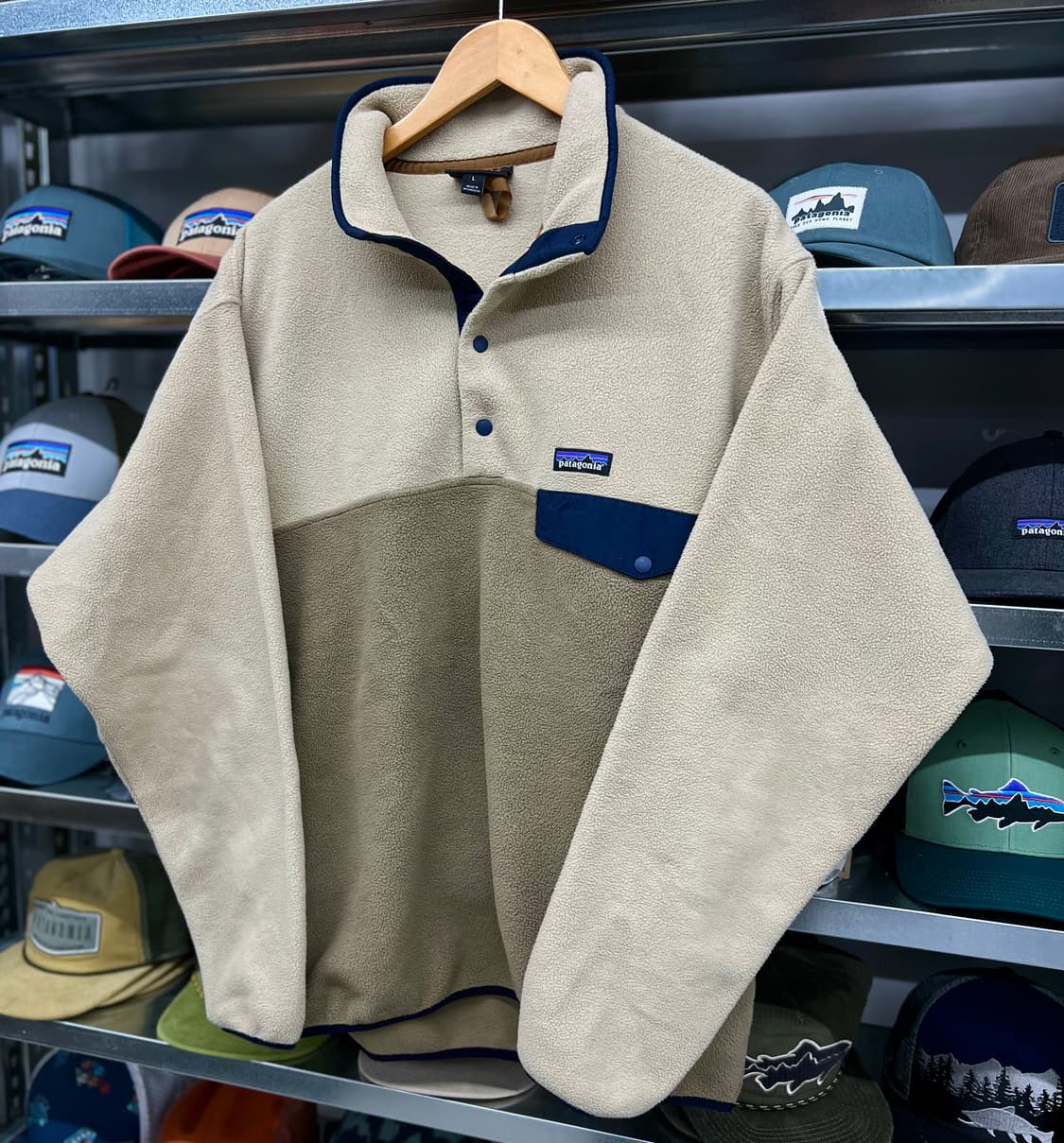 파타고니아 신칠라 스냅-T 풀오버 ( L )  ASH TAN  상품이미지1