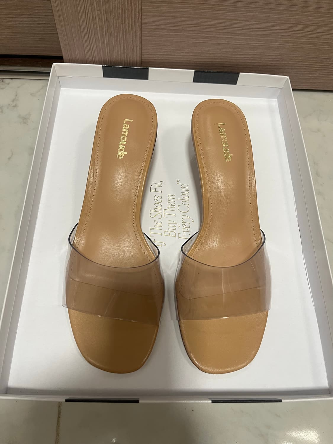 Larroude pvc샌들 36사이즈 상품이미지1