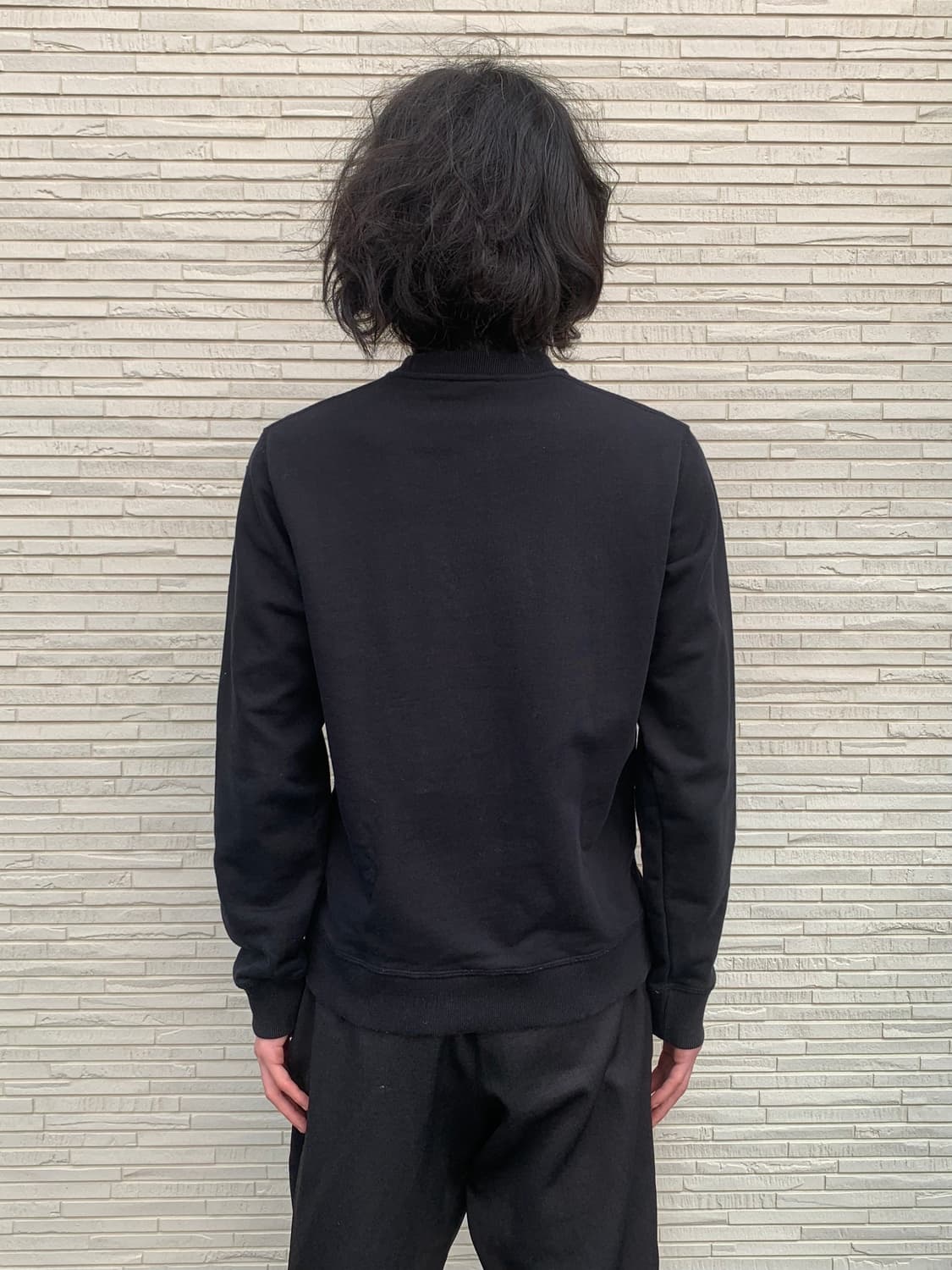 jw앤더슨 세리프 로고 맨투맨 (black) 상품이미지5