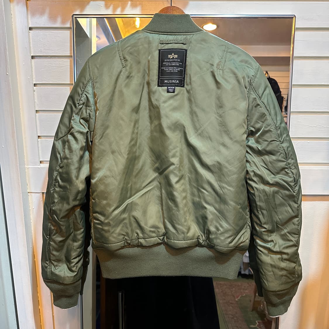 알파인더스트리 무신사 콜라보 MA-1 항공점퍼 세이지그린  상품이미지3