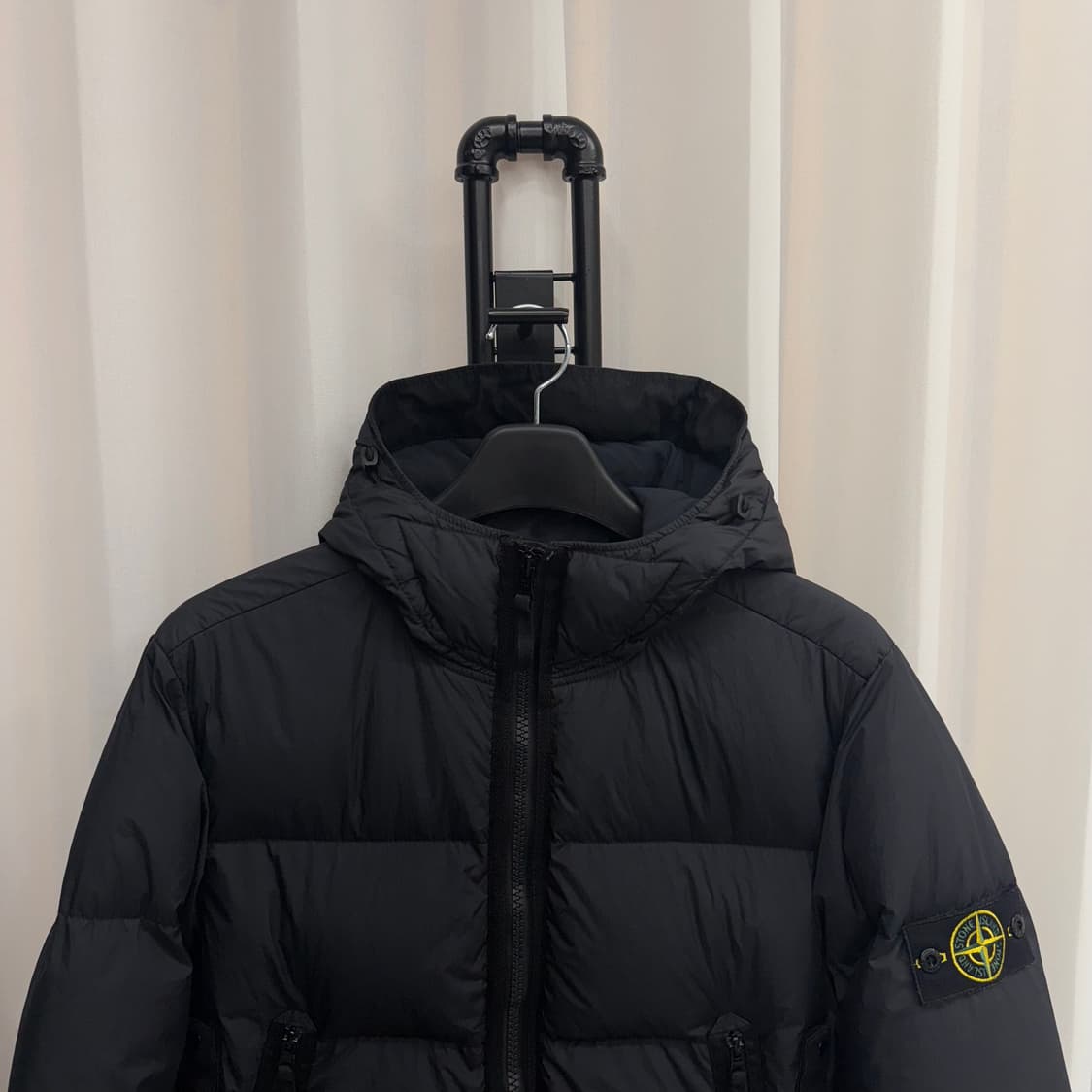 [M] 스톤아일랜드 크링클랩스 후드 패딩 블랙 상품이미지2