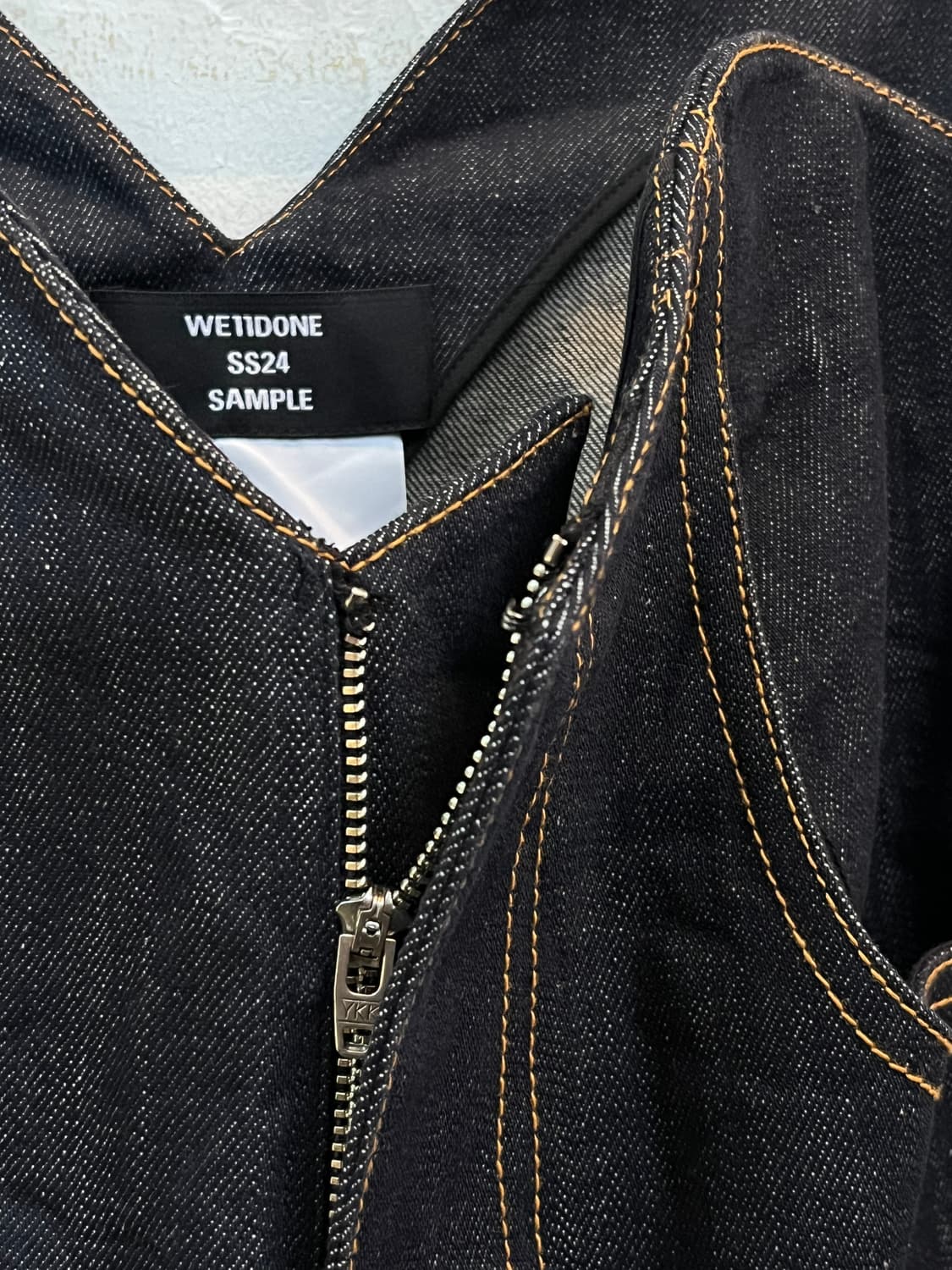 We11done SS24 언이븐 싸이 라이즈 와이드 데님 팬츠 상품이미지7