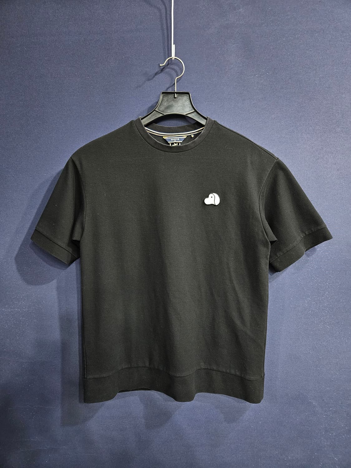 헤지스 블랙 남성 세미오버핏 95 반팔티  상품이미지1