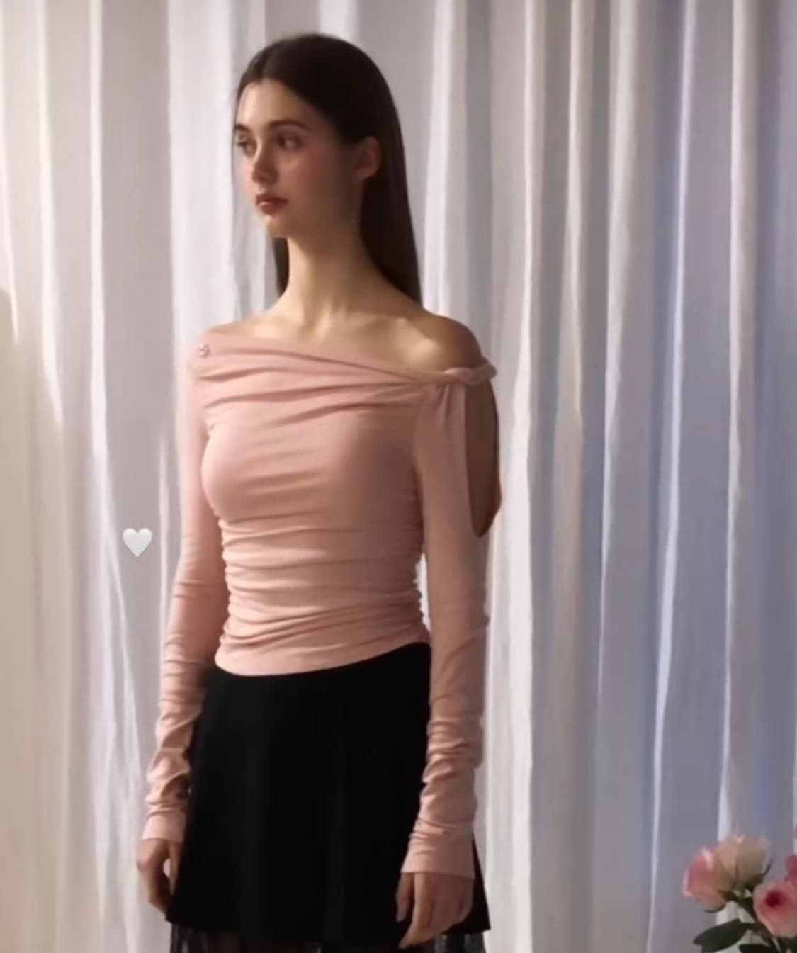 페인오어플레져 오프숄더 긴팔 티셔츠 <블랙> 상품이미지3