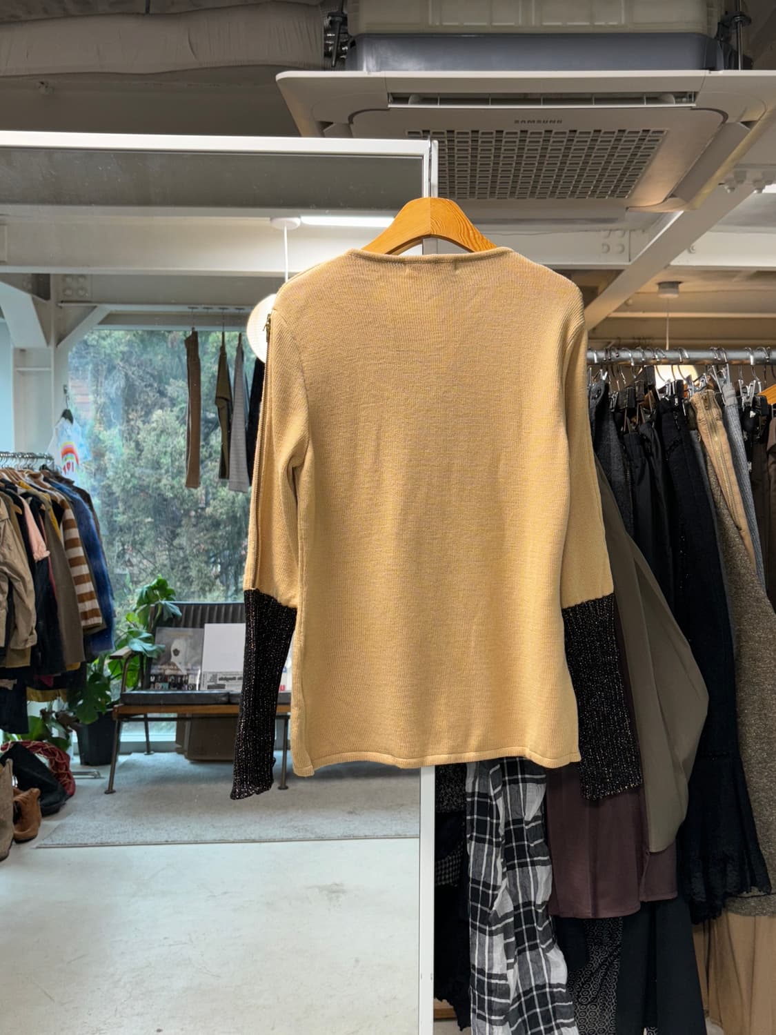 아이스버그 루니툰즈 대피 덕 니트 상품이미지2