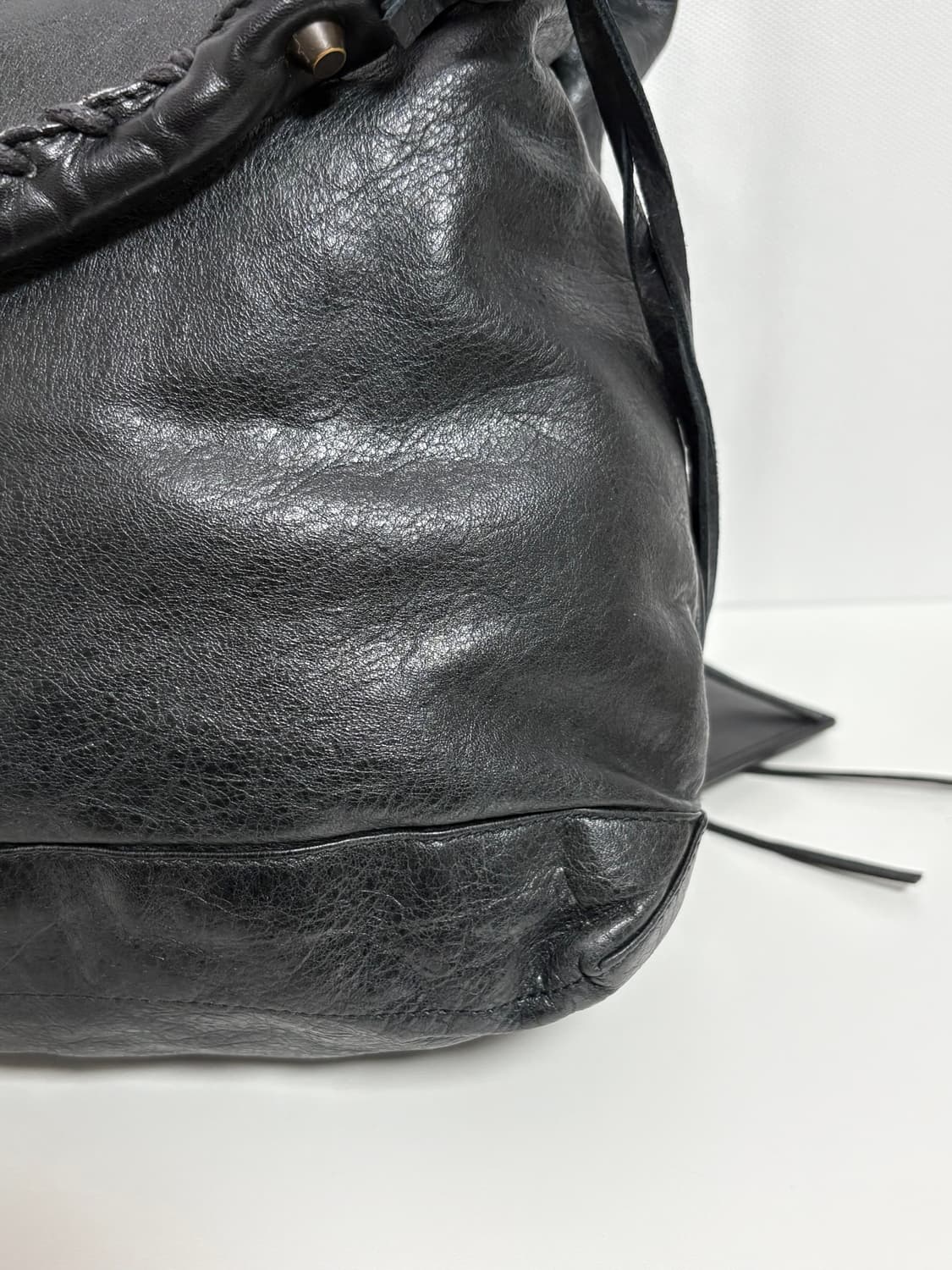 발렌시아가 데이 모터백 블랙 상품이미지5