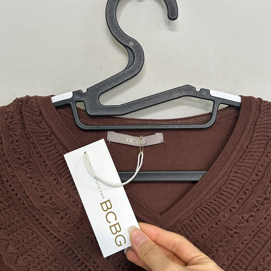 BCBG 다크 브라운  레이스 카라 니트  66 새상품 상품이미지2