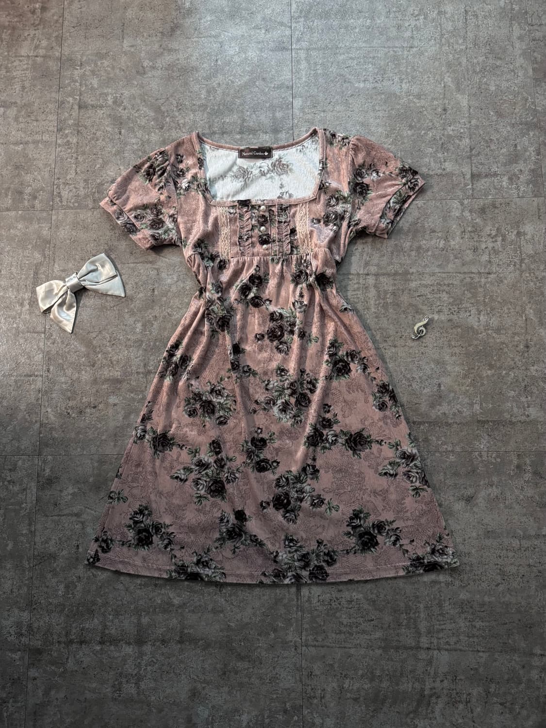 벨벳 플라워 패턴 퍼프 슬리브 원피스 상품이미지2