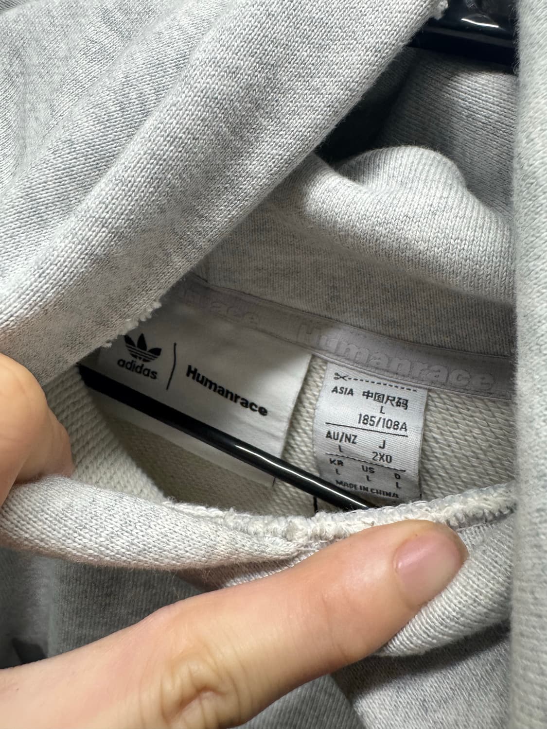 퍼렐 아디다스 콜라보 휴먼레이스 후드티 상품이미지3