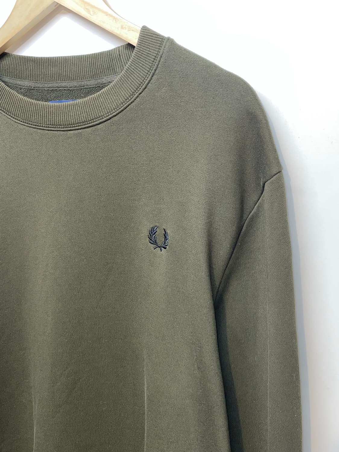 프레드페리 올리브 그린 맨투맨 티셔츠 상품이미지3