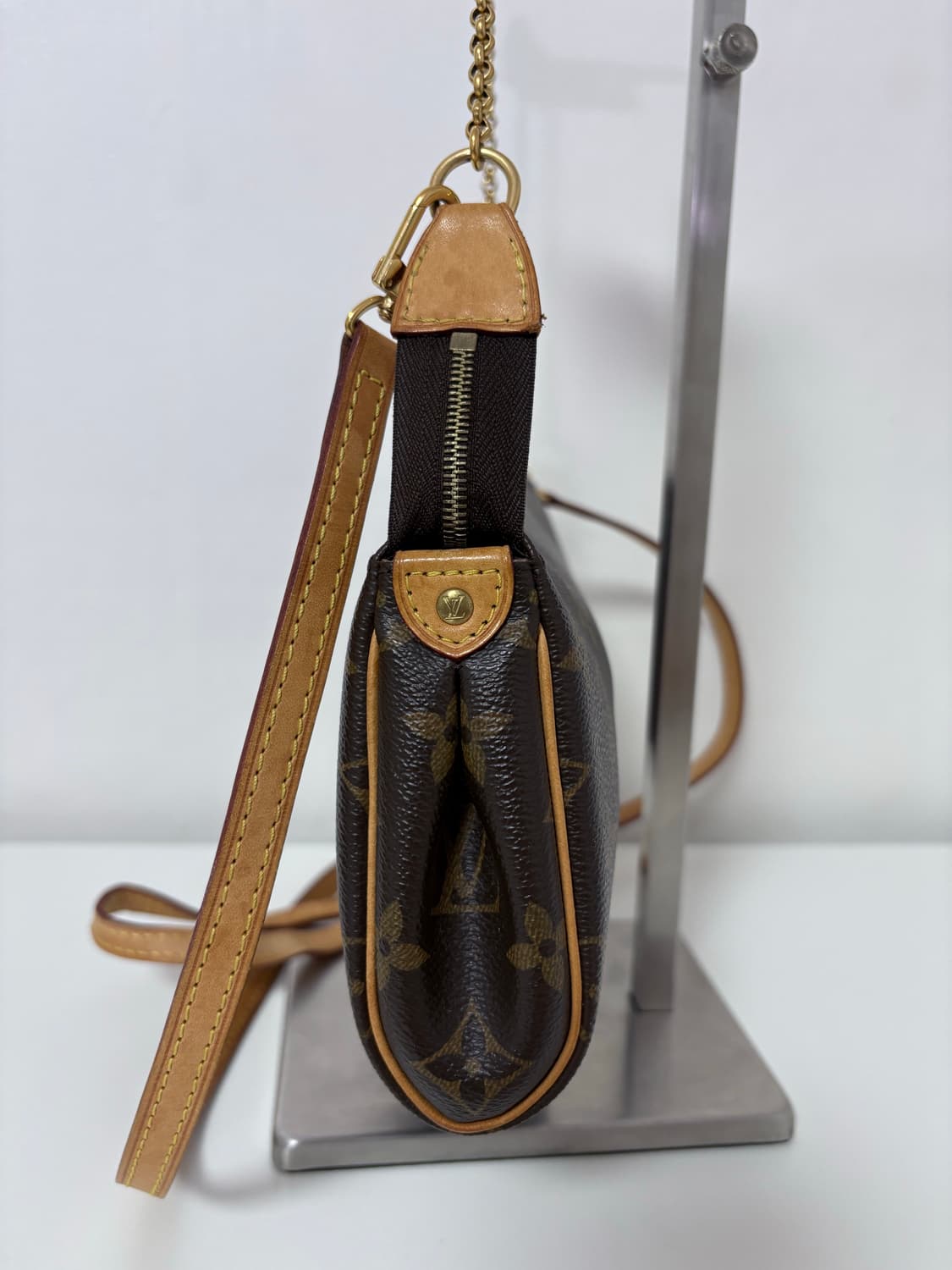 루이비통 에바클러치 크로스백 상품이미지3