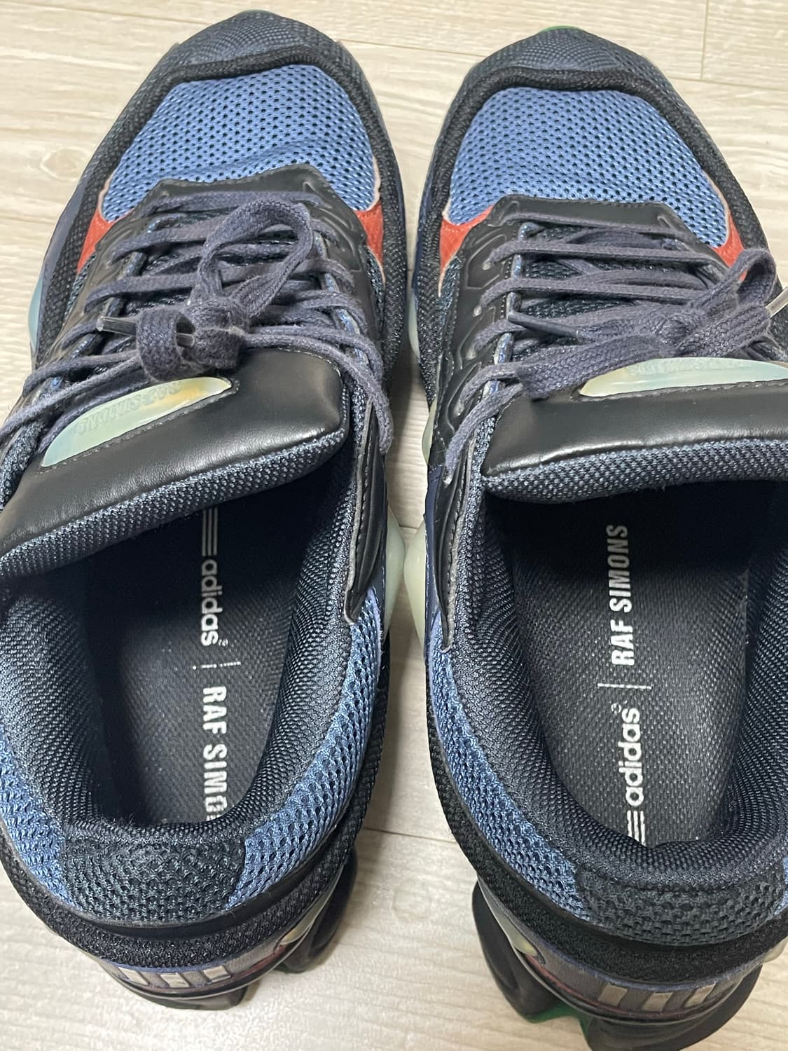 아디다스 라프시몬스 오즈위고 스니커즈 나이트 마린 285 상품이미지3