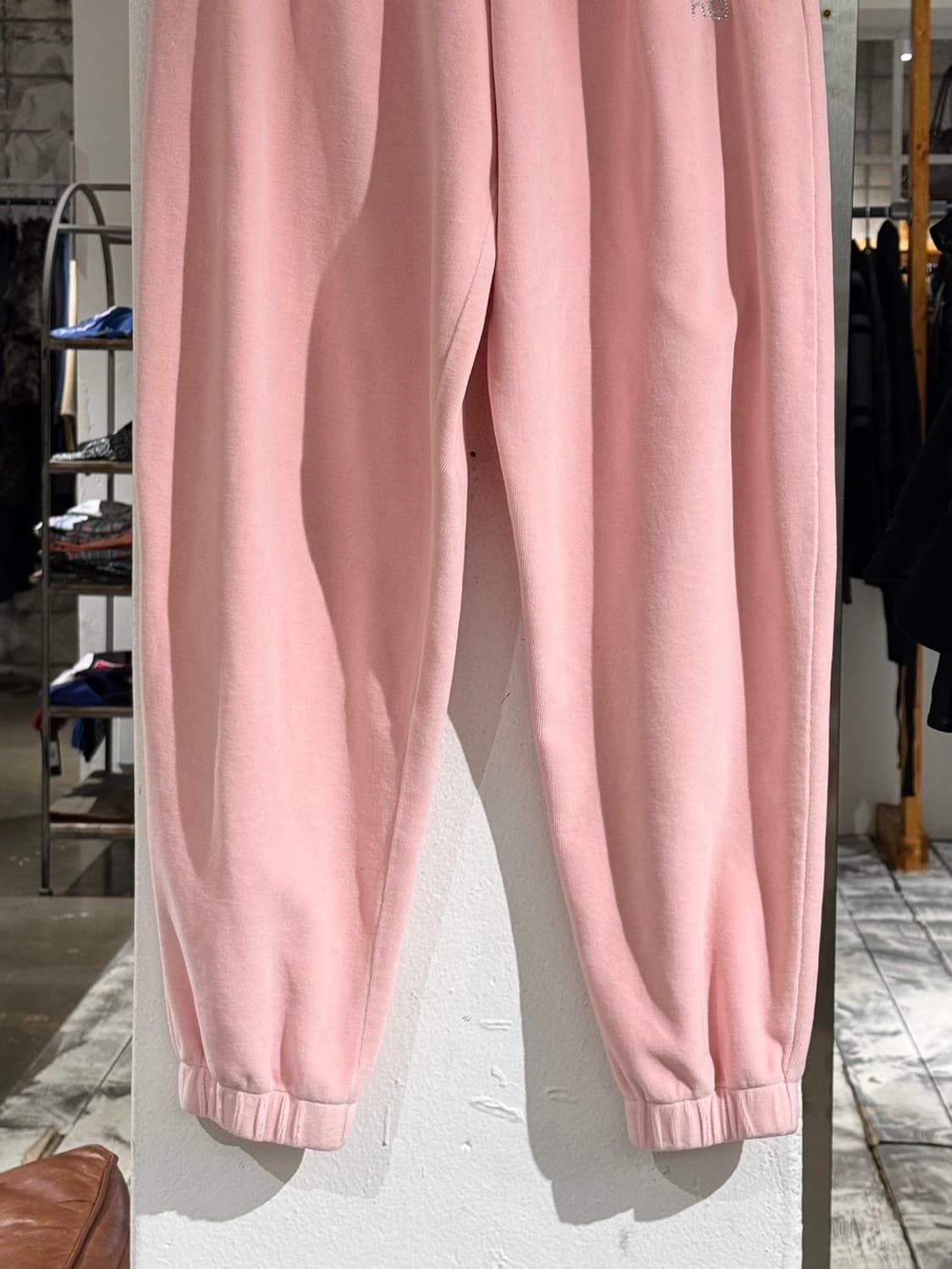 알렉산더 왕 핑크 벨벳 큐빅 조거 팬츠 상품이미지3