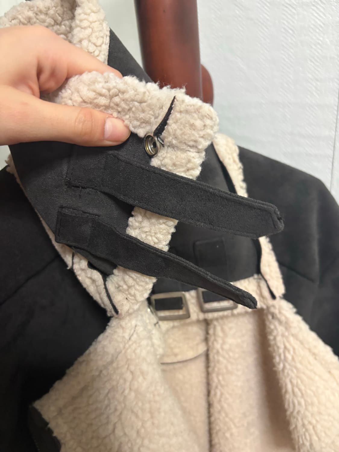 STEADY SELLER 블랙 무스탕 자켓 상품이미지2