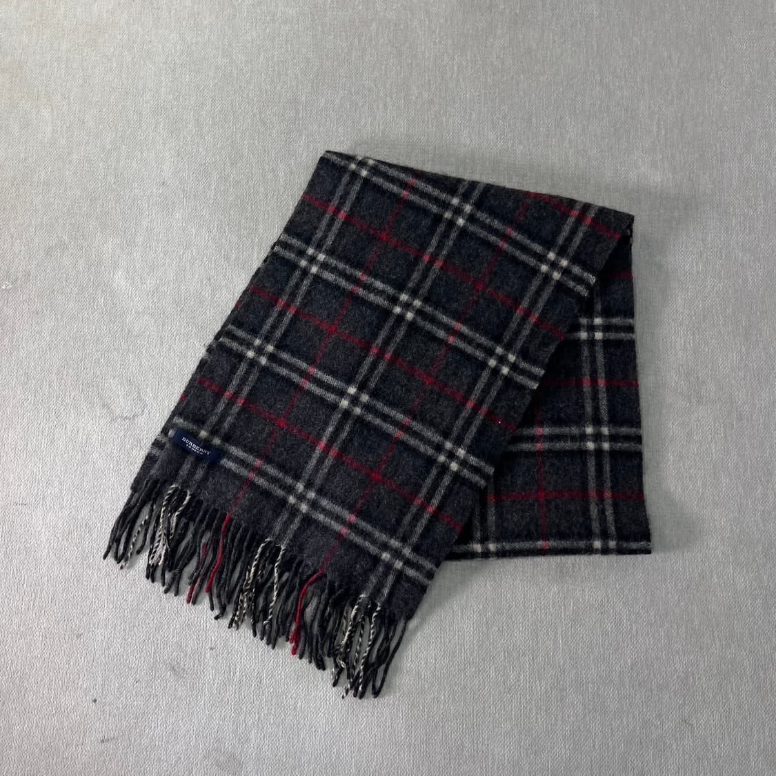 버버리 노바체크 램스울 챠콜 머플러 상품이미지1