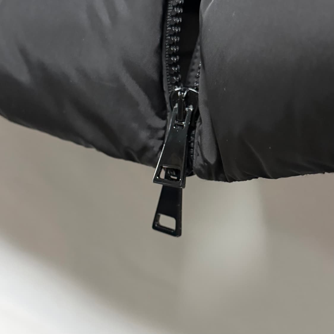 [S+급/풀구성] 몽클레어 클로에 여성패딩 블랙 라쿤퍼 0사이즈 상품이미지9