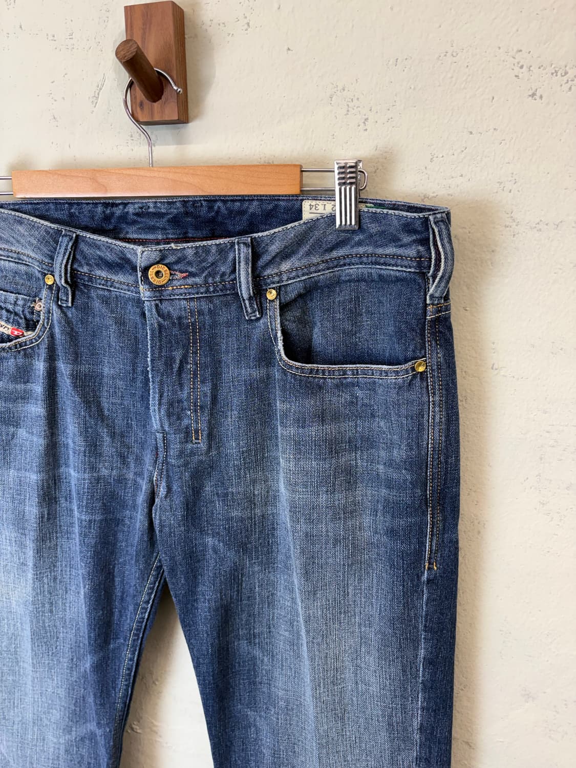 새상품 디젤 ZATHAN 부츠컷 데님팬츠 상품이미지5