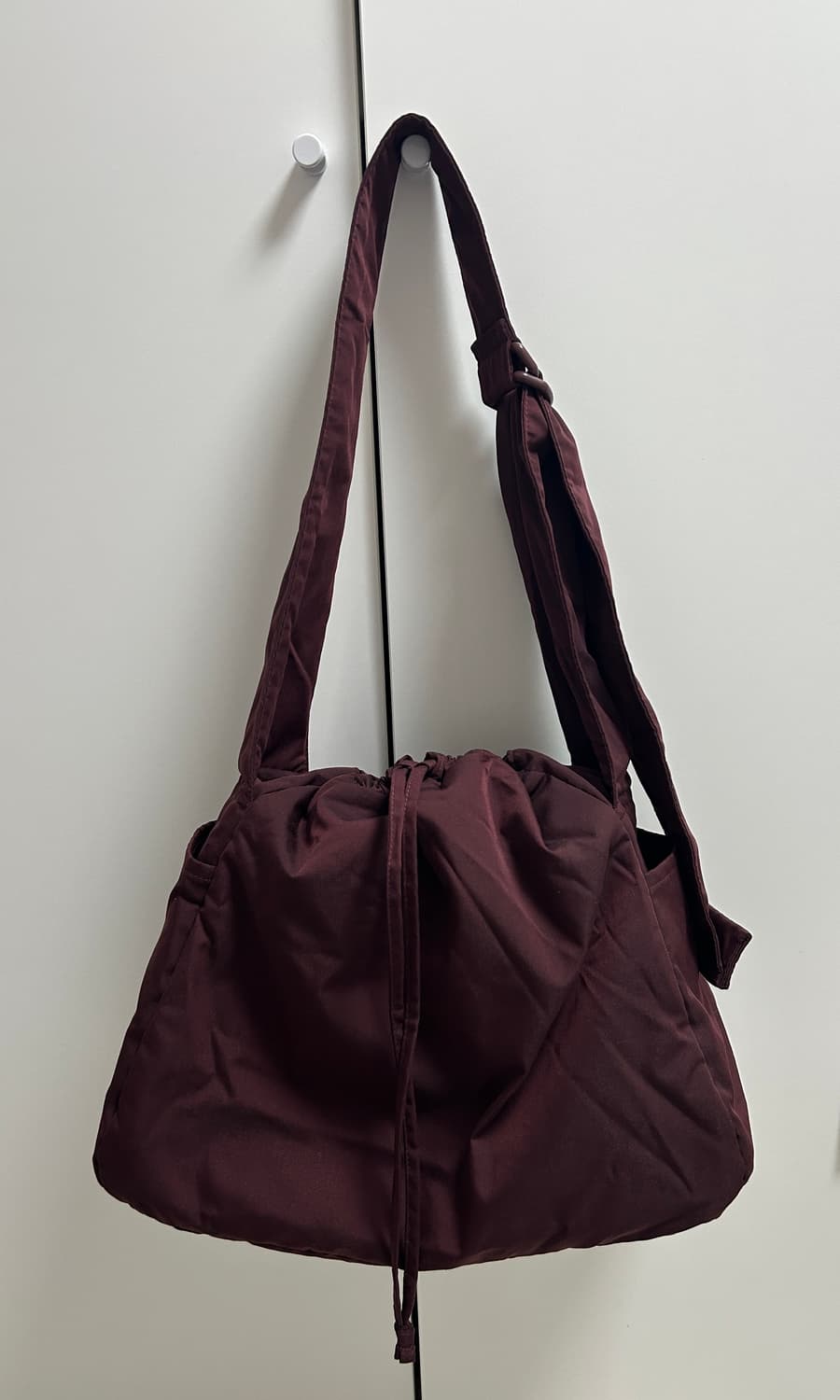 유니클로 C 소프트 퍼피 숄더백 와인 상품이미지2