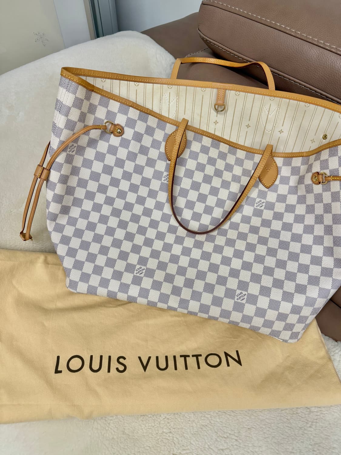 루이비통 다미에 아주르 캔버스 네퍼불 GM 상품이미지1