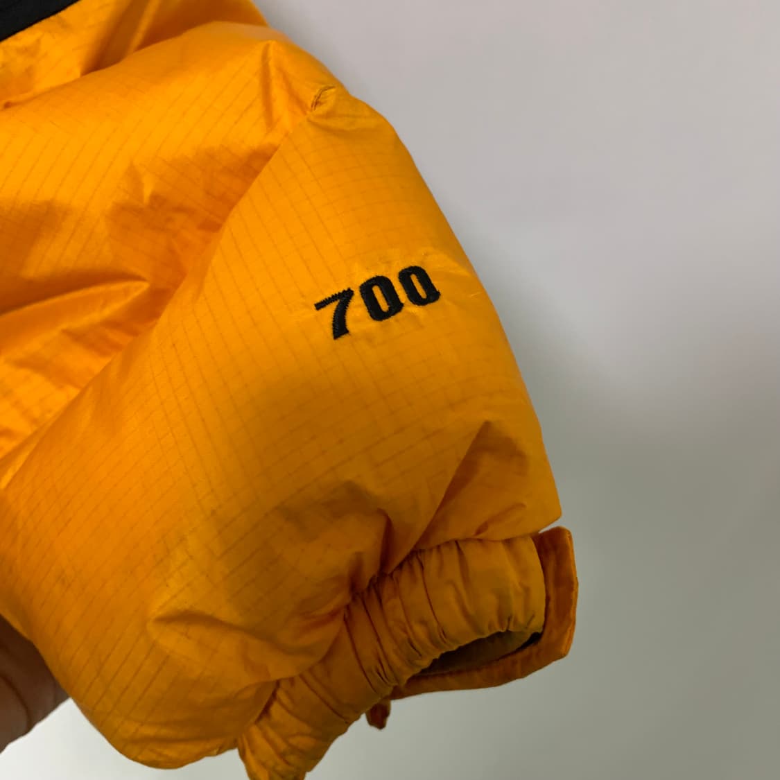노스페이스 눕시 700 패딩 옐로우/블랙 빈티지 점퍼 90사이즈 상품이미지5