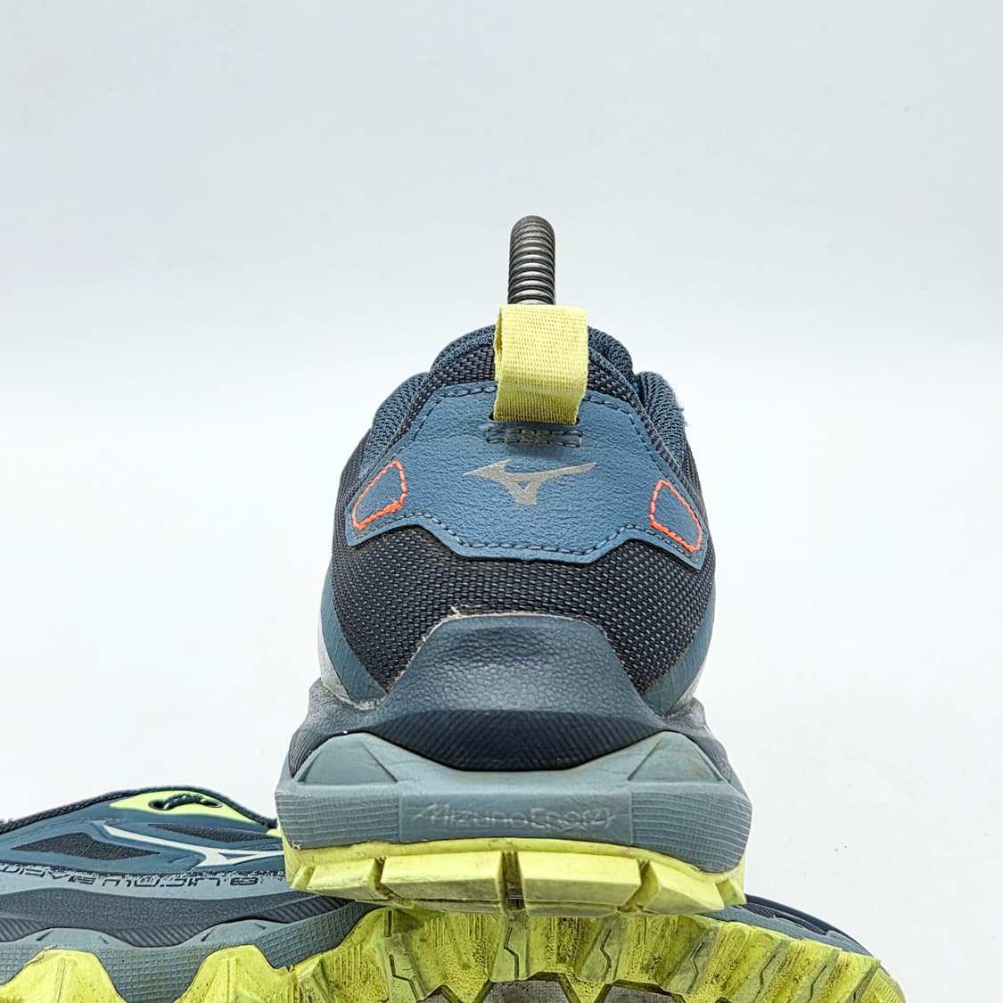  미즈노 웨이브 무진 8 트레일 러닝화 '틸 그린' (260)  상품이미지2