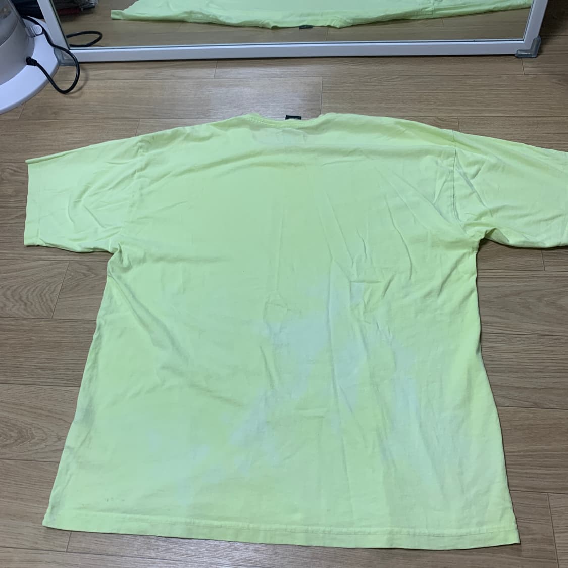 XL) Obey 오베이 아이코닉 페이스 센터 로고 형광 반팔티 상품이미지2