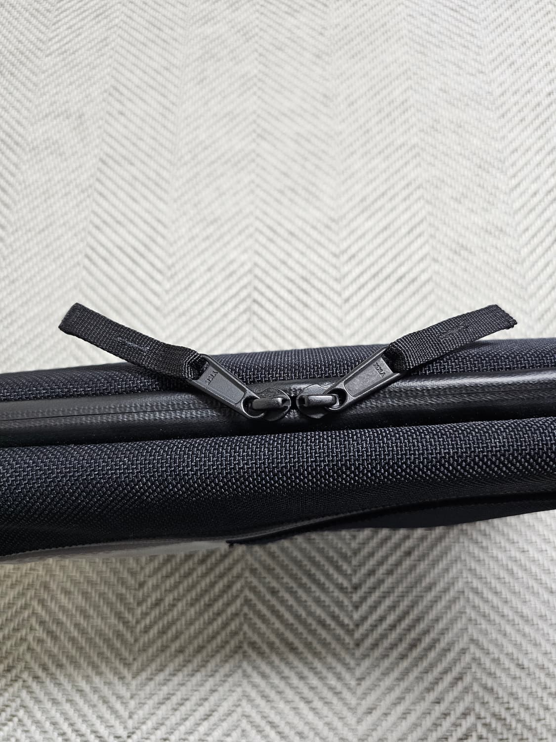 스톤아일랜드 리플렉티브 클러치 상품이미지4