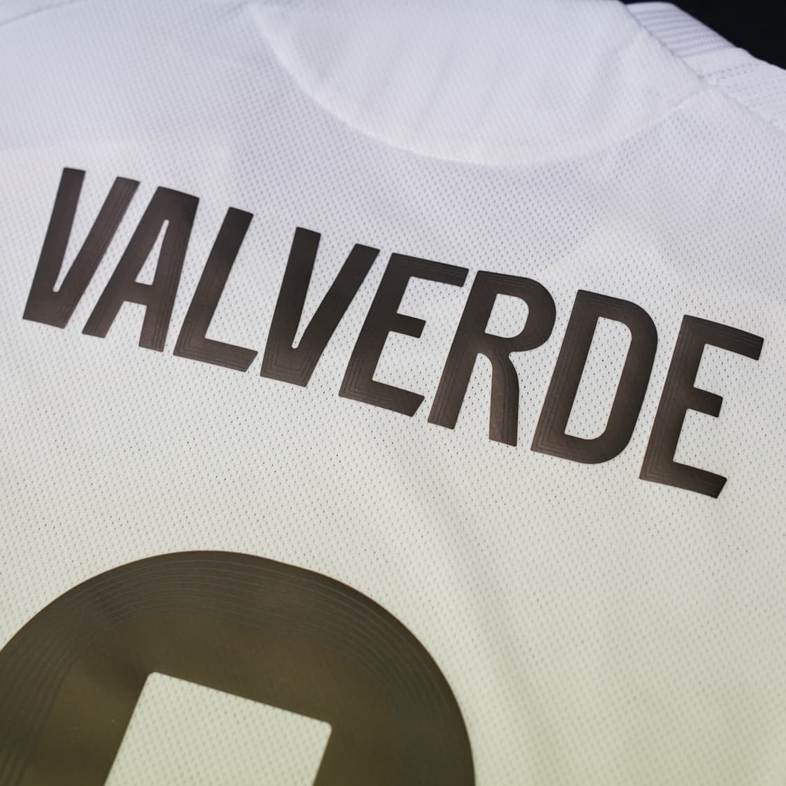 [국내 L][어센틱]25-26 레알마드리드 발베르데 유니폼 상품이미지4