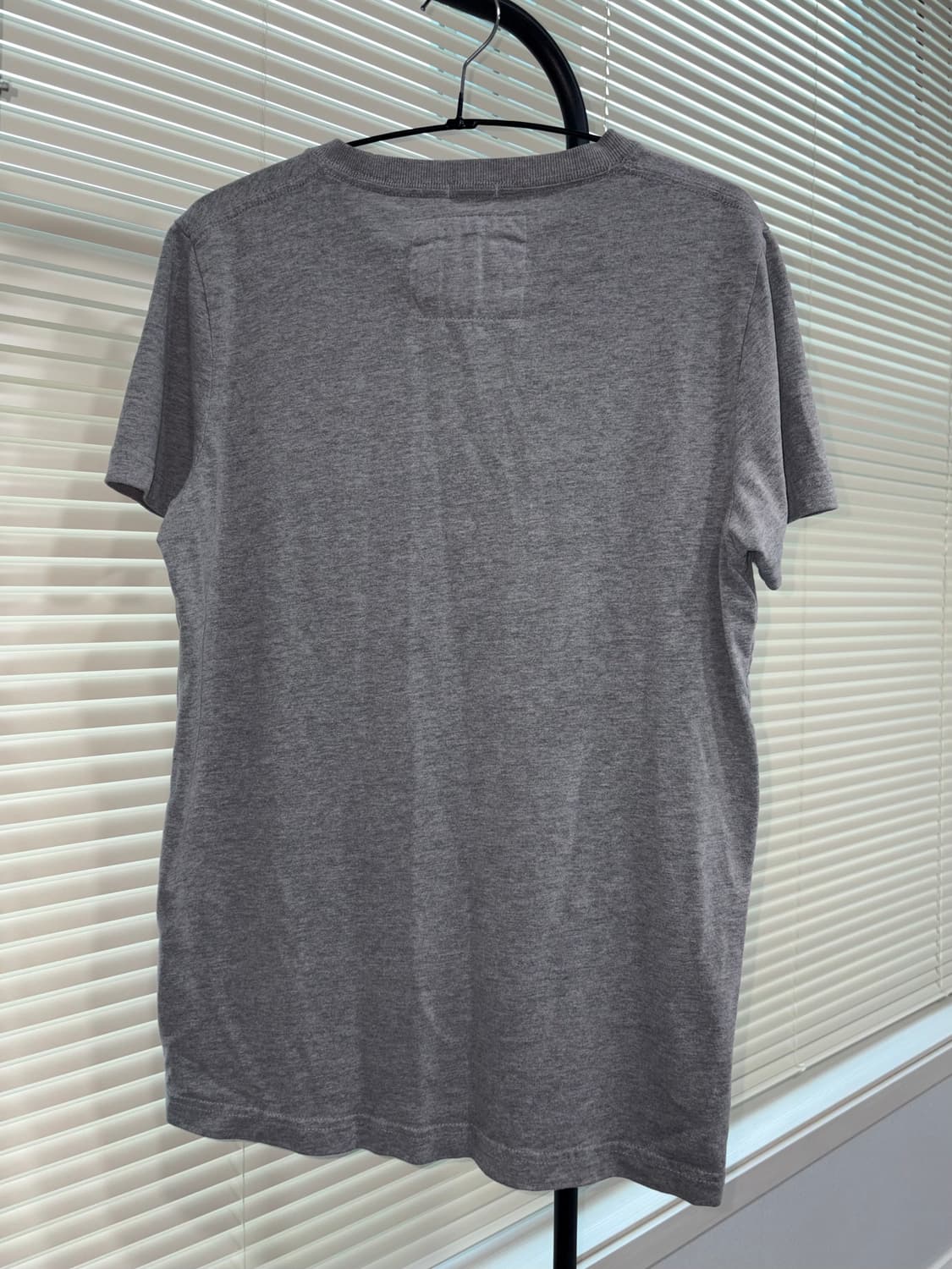 Abercrombie & Fitch 무스 로고 아플리케 반팔 티셔츠 상품이미지2