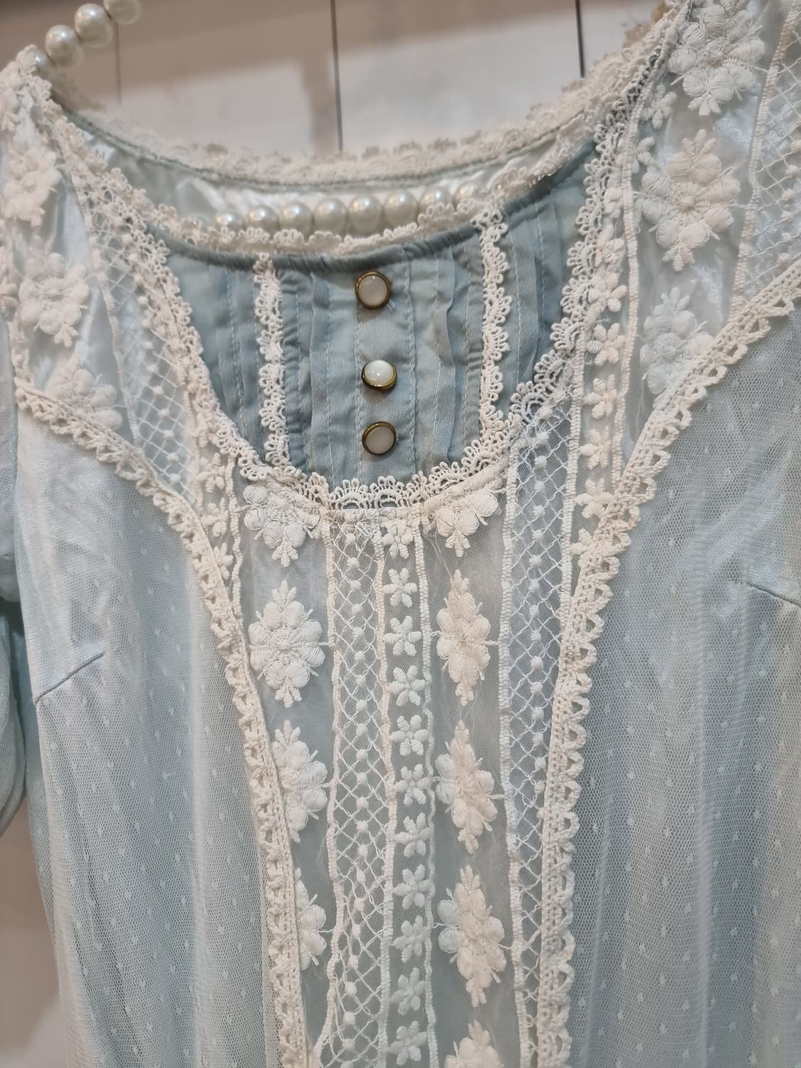 리즈리사(Liz Lisa) 소다크림 블루 레이스 페플럼 블라우스 상품이미지2