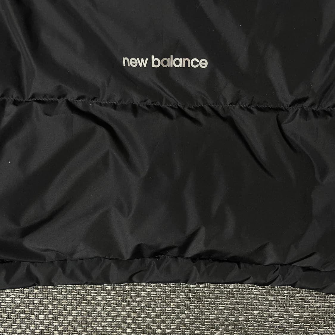 뉴발란스 빅로고 블랙 구스 숏패딩 L 상품이미지4