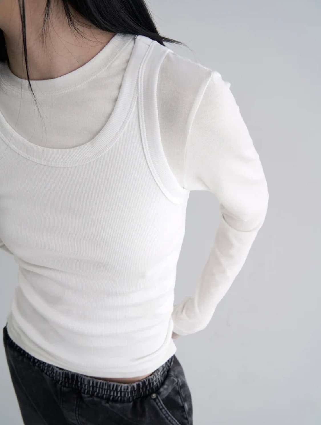 에잇세컨즈 S사이즈 베이직 탱크탑 화이트 기본나시 라운드넥나시 무신사 상품이미지3