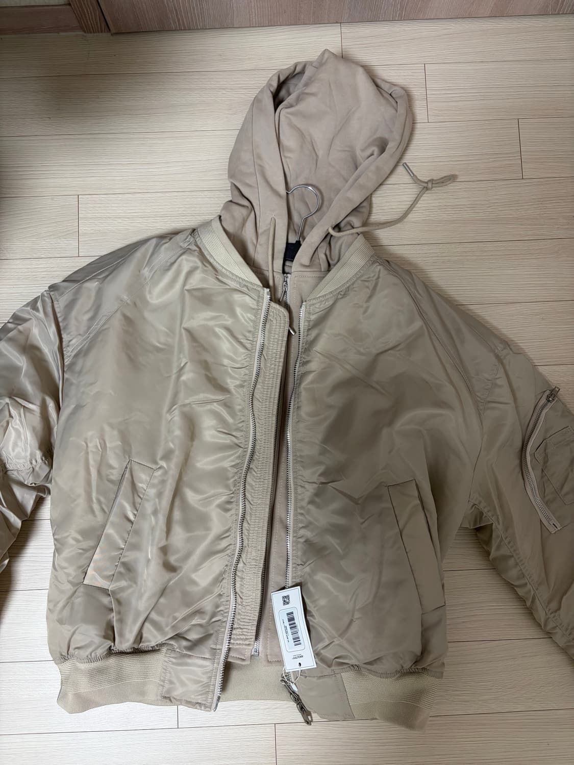 언아웃핏 후드 탈부착 유틸리티 MA-1 베이지 새상품 상품이미지2