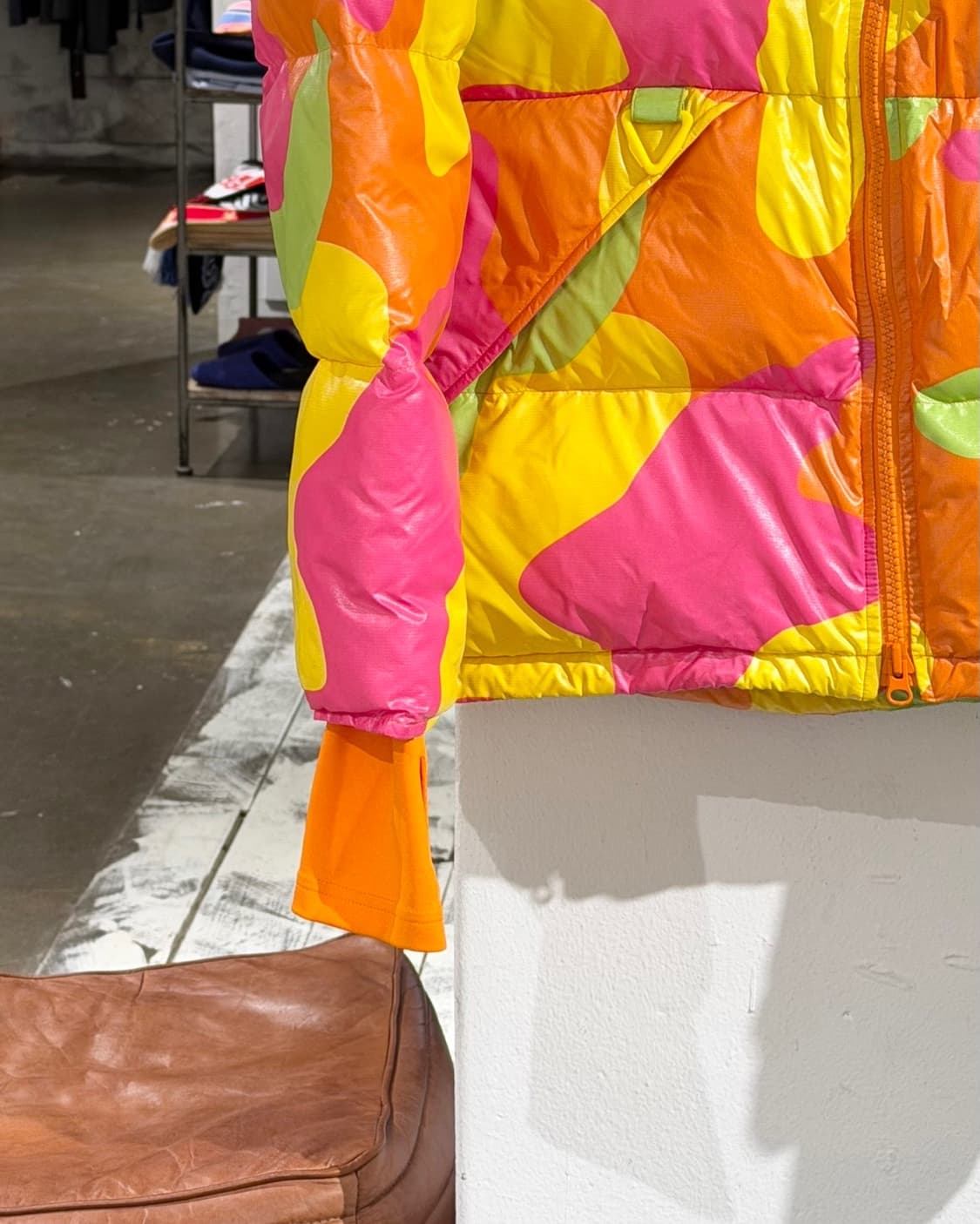 아디다스 x 제레미 스캇 네온 카모 패딩 상품이미지5