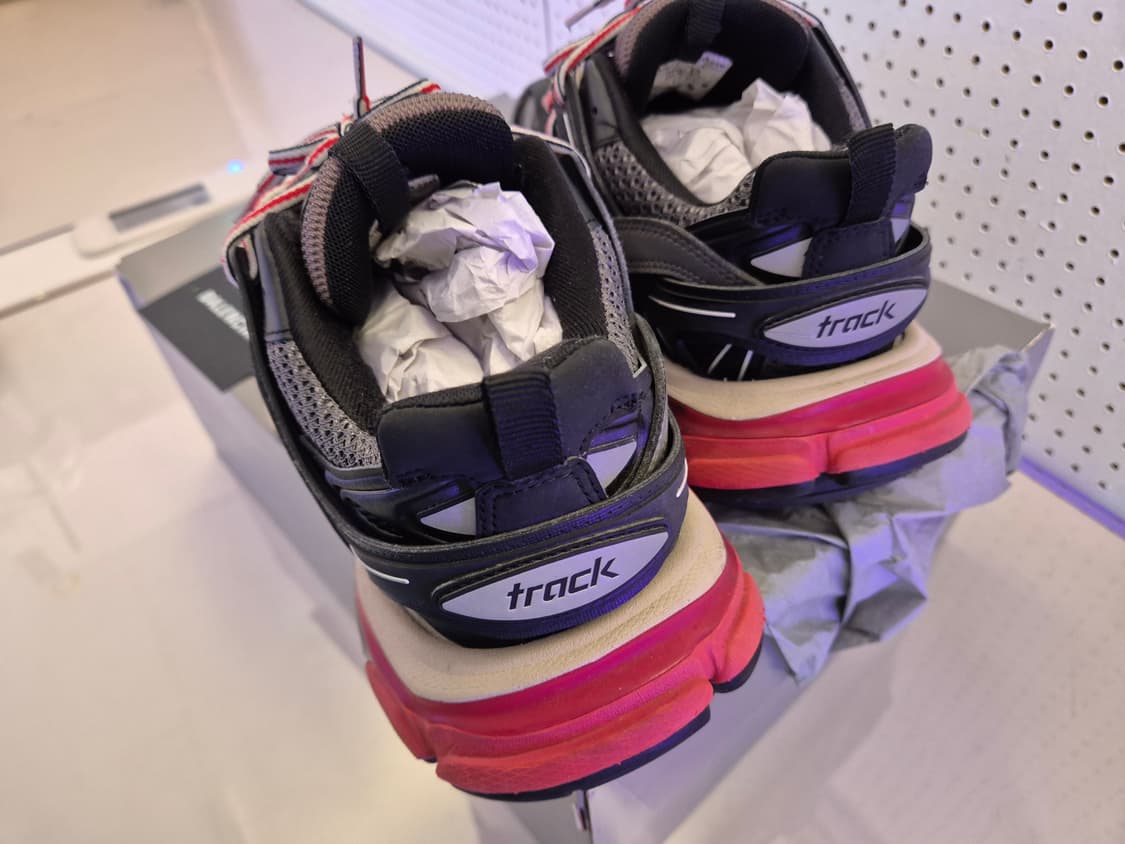 발렌시아가 트랙 39 블랙/레드 풀박 상품이미지3