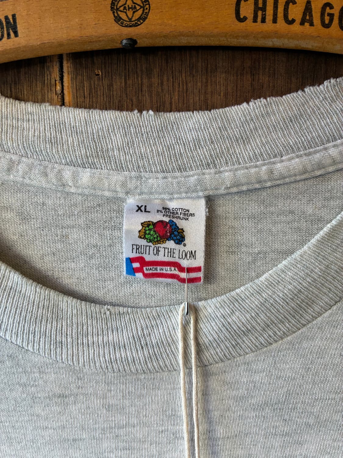 90s FRUIT OF THE LOOM Animal Graphic Tee 상품이미지3