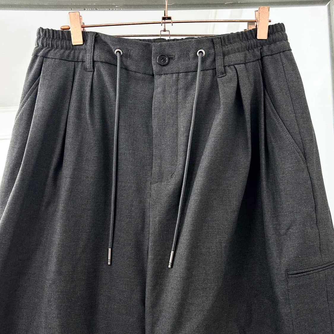 송지오 옴므 23SS 크레이프 벌룬 팬츠 상품이미지6