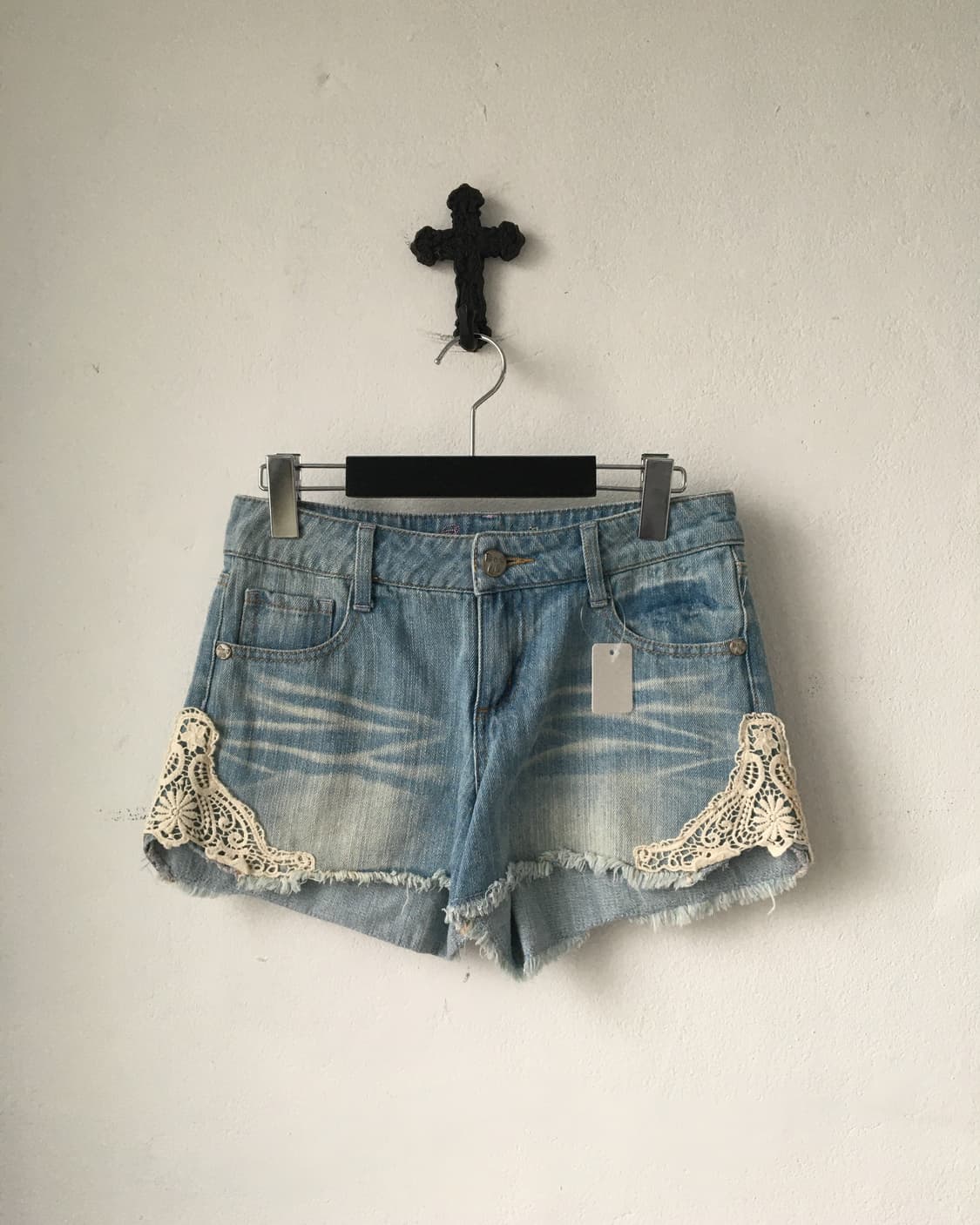 Crochet trimming denim short 상품이미지1