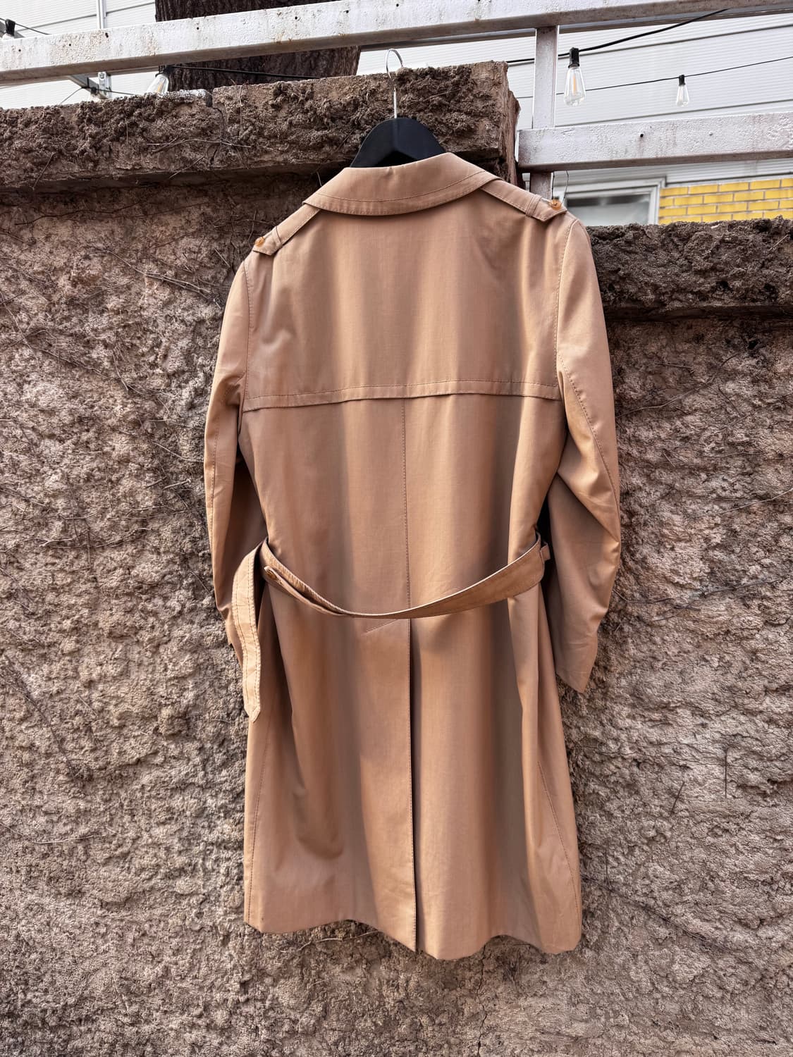 랑방 클래식 벨티드 베이지 트렌치코트  상품이미지3