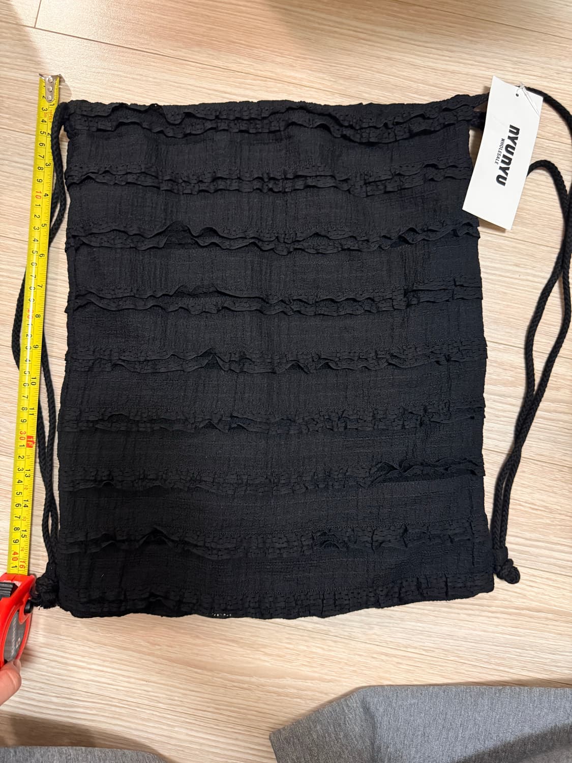 NYUNYU 검정색 셔링 짐색 백팩 상품이미지2