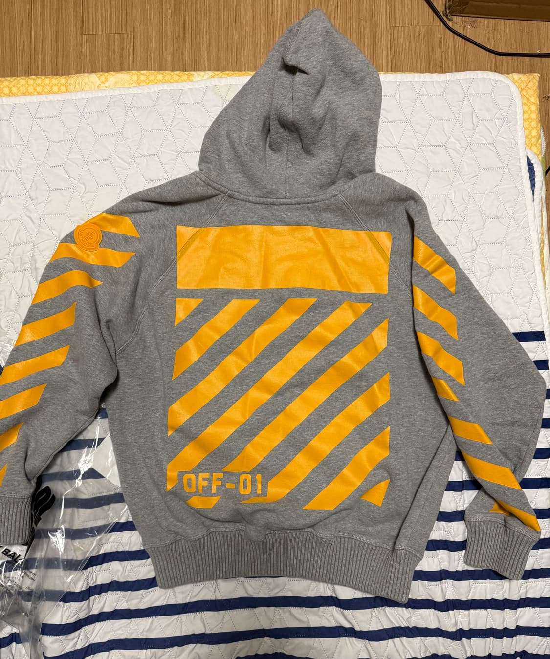몽클레어x오프화이트 콜라보 후드티 M 상품이미지1