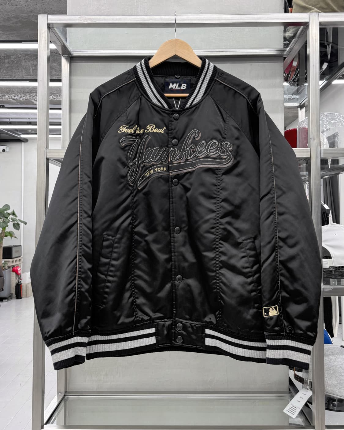 MLB 00s 뉴욕 양키즈 사틴쉘 스타디움 점퍼 블랙 상품이미지1