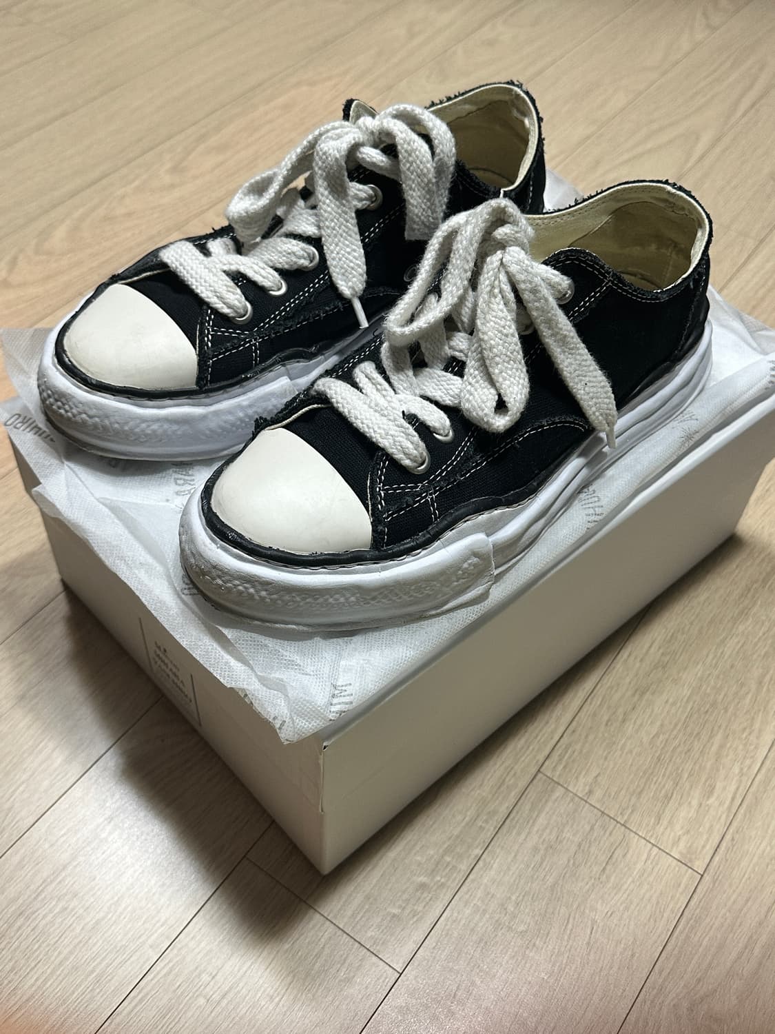 메종 미하라 야스히로 피터슨 OG 솔 캔버스 로우 스니커즈 블랙 상품이미지1